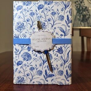 Èccolo elegant Blue and White Floral Deluxe Journal with Pen, NWOT